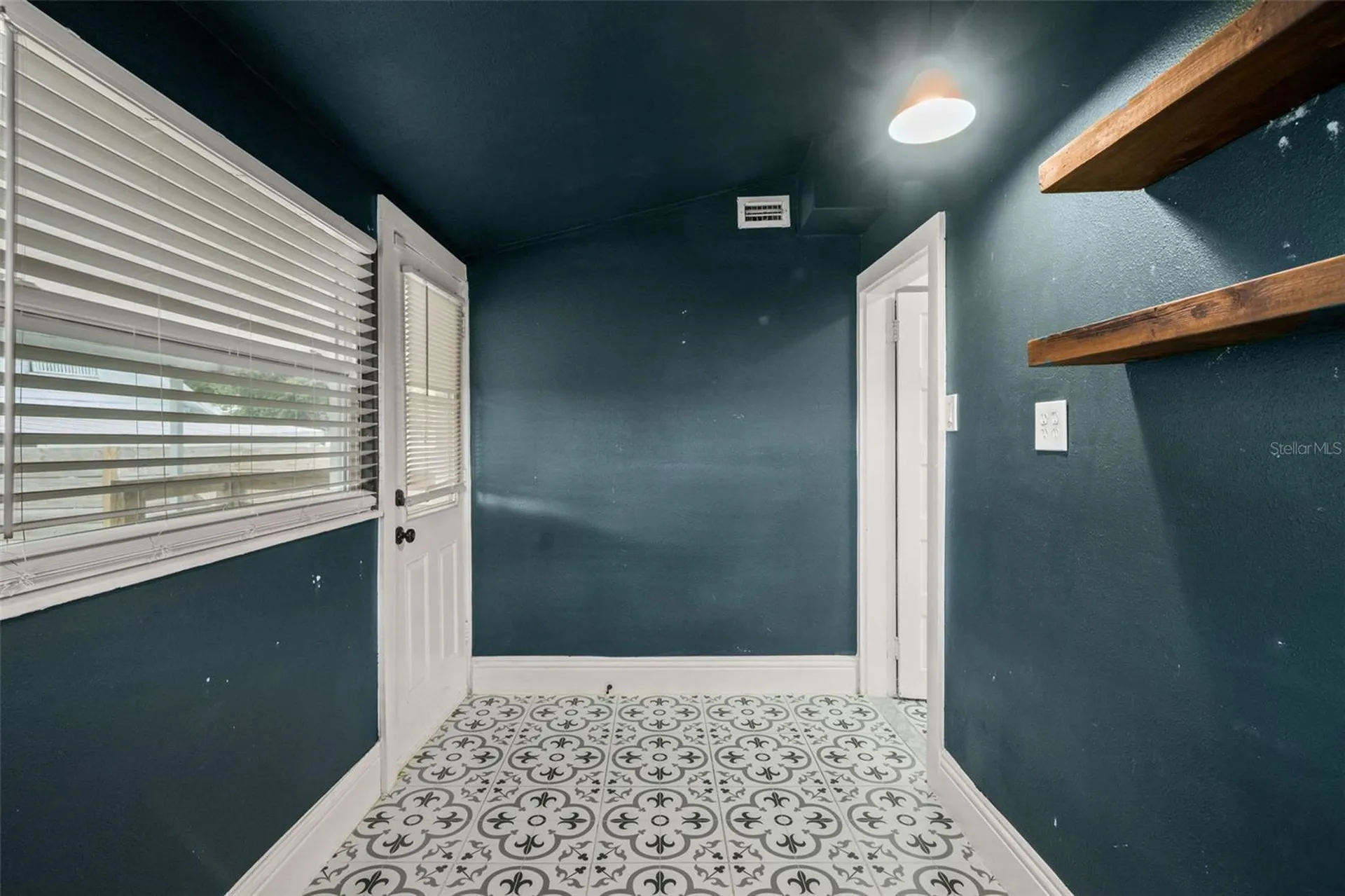 102 W North Street Tampa FL 33604