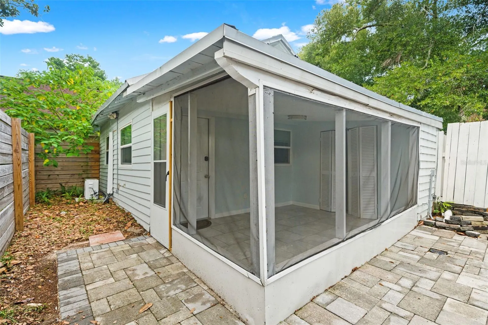 102 W North Street Tampa FL 33604