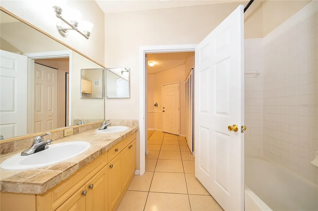 3589 Conroy Road Orlando FL 32839