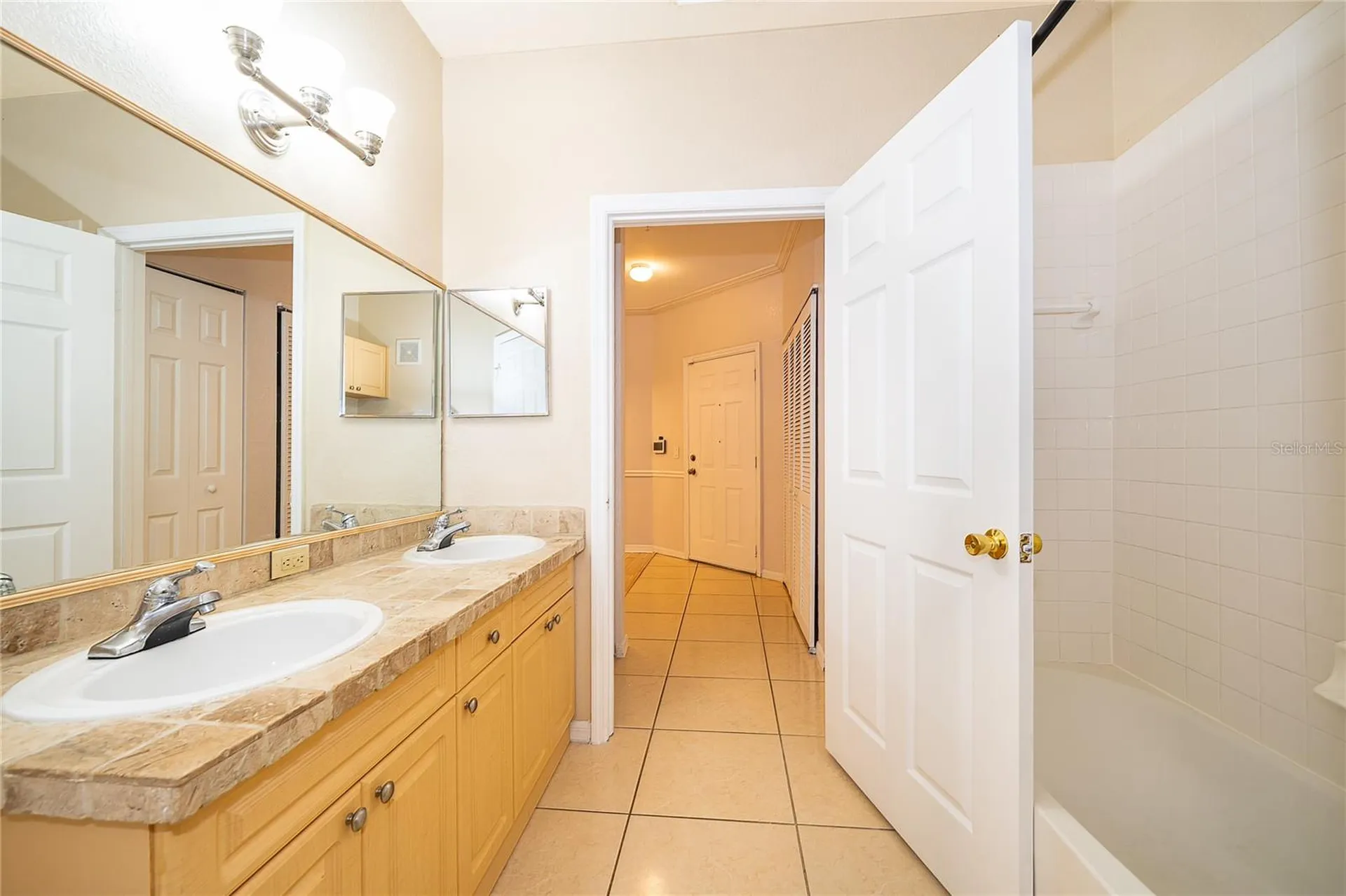 3589 Conroy Road Orlando FL 32839