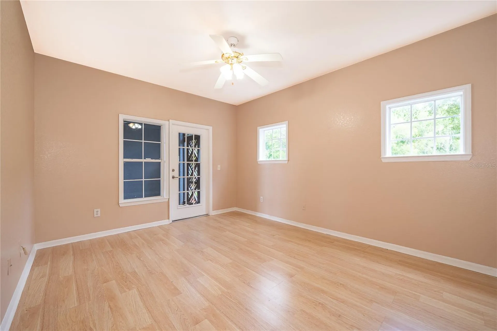 3589 Conroy Road Orlando FL 32839