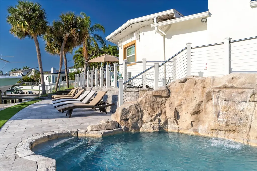 320 Harbor Passage Clearwater Beach FL 33767