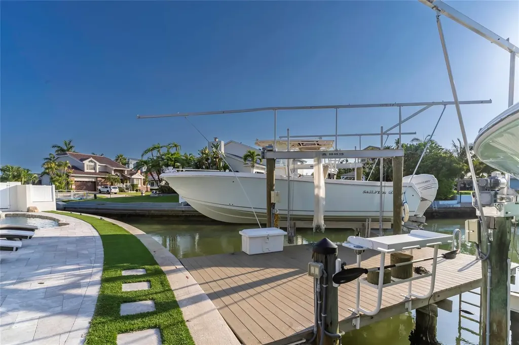 320 Harbor Passage Clearwater Beach FL 33767