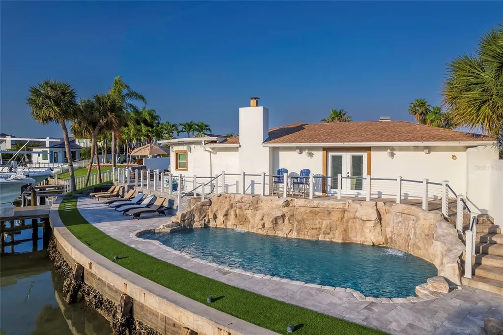 320 Harbor Passage Clearwater Beach FL 33767