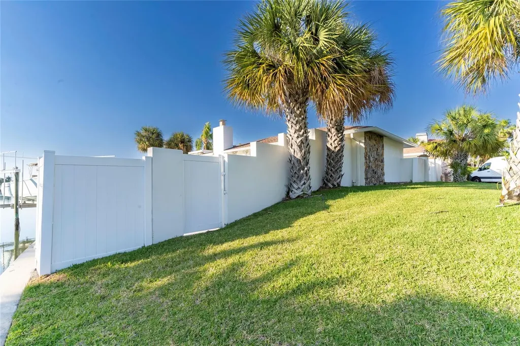 320 Harbor Passage Clearwater Beach FL 33767