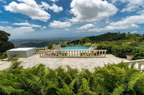9957 Elias Santiago Canovanas PR 00729