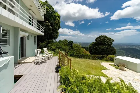 9957 Elias Santiago Canovanas PR 00729