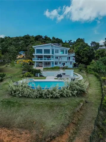 9957 Elias Santiago Canovanas PR 00729