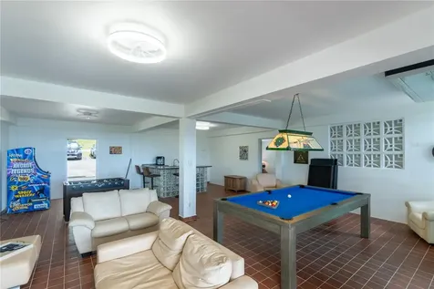 9957 Elias Santiago Canovanas PR 00729