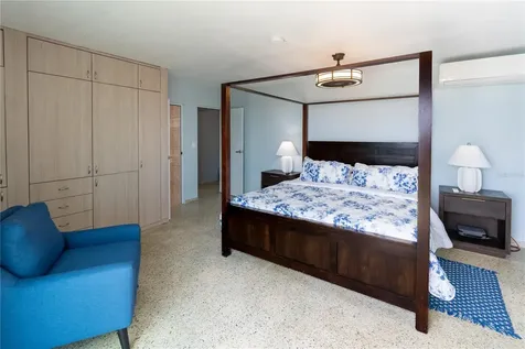 9957 Elias Santiago Canovanas PR 00729