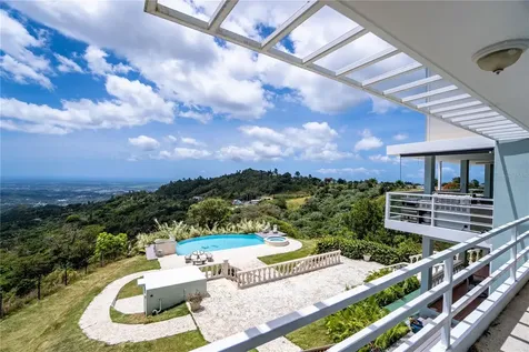 9957 Elias Santiago Canovanas PR 00729