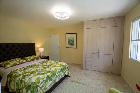 9957 Elias Santiago Canovanas PR 00729