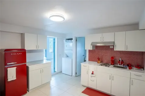 9957 Elias Santiago Canovanas PR 00729