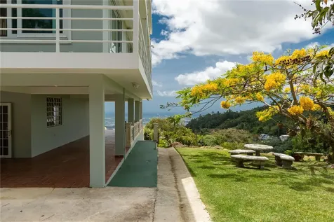 9957 Elias Santiago Canovanas PR 00729