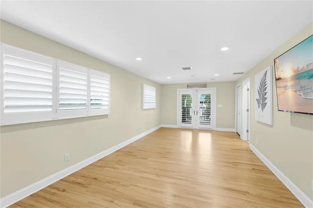 662 Apalachee Circle NE St Petersburg FL 33702