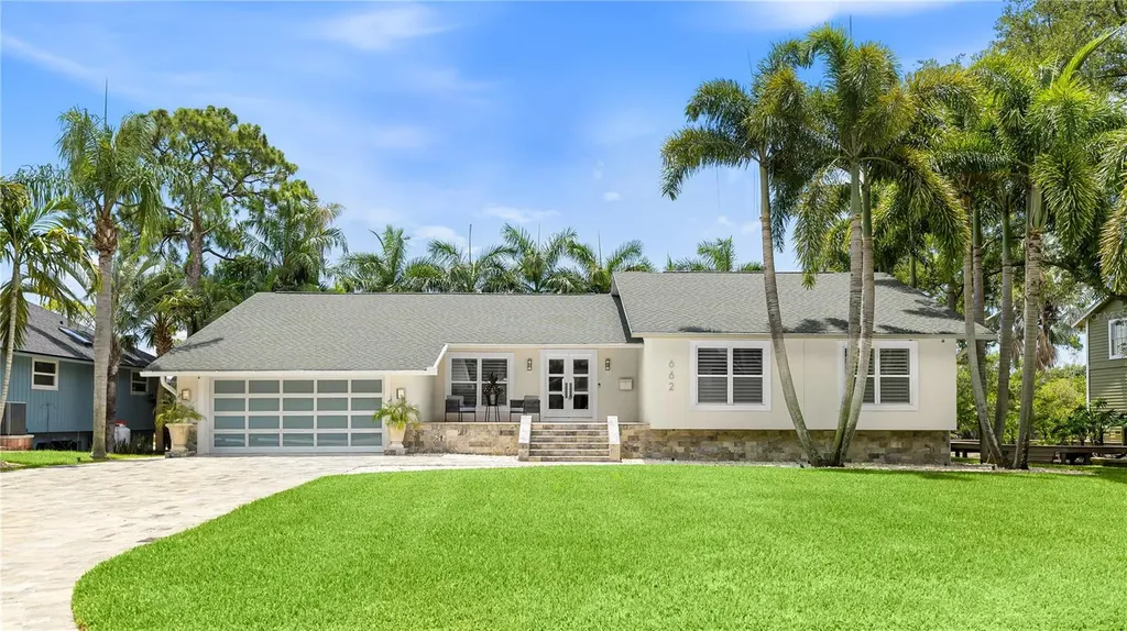 662 Apalachee Circle NE St Petersburg FL 33702