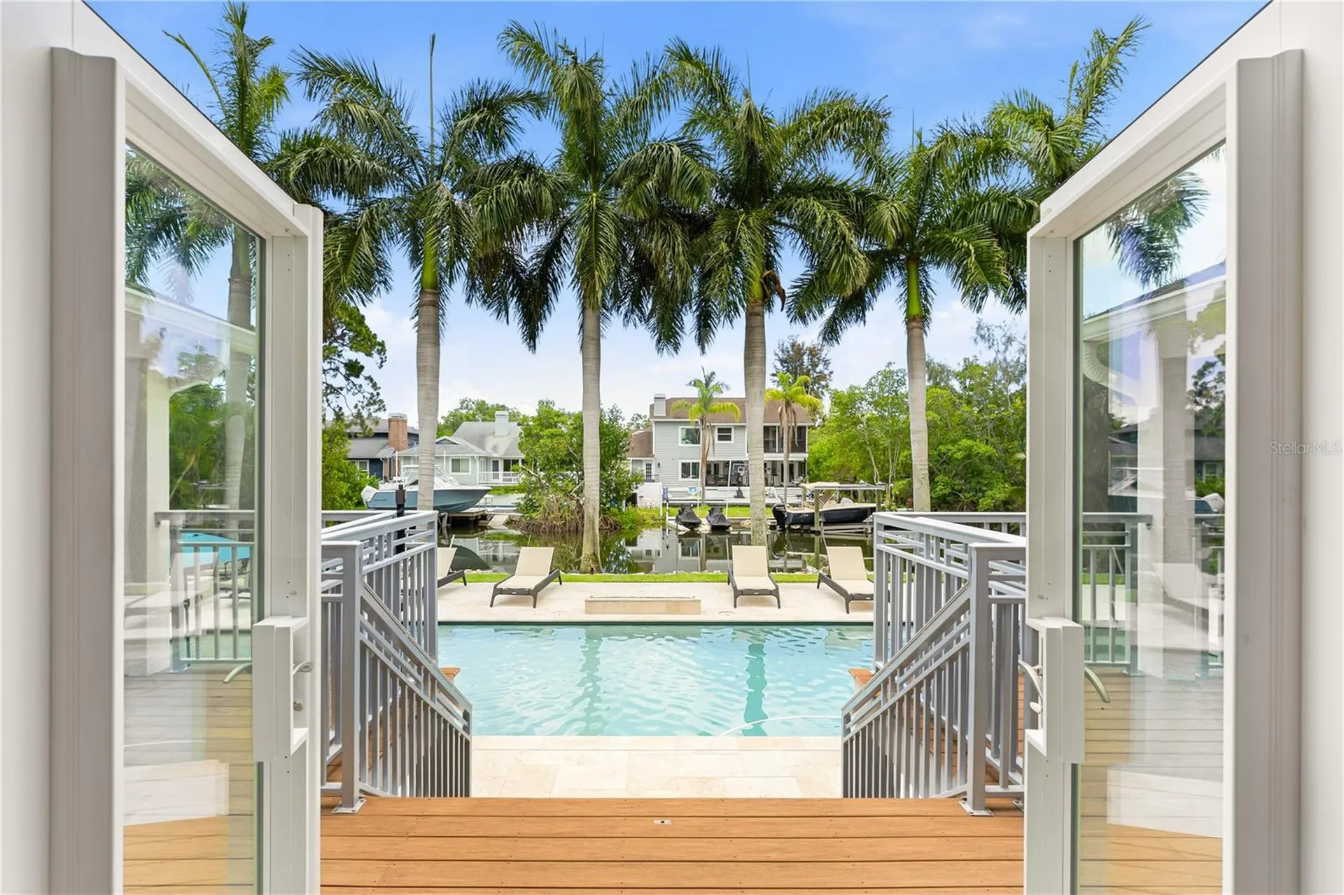 662 Apalachee Circle NE St Petersburg FL 33702