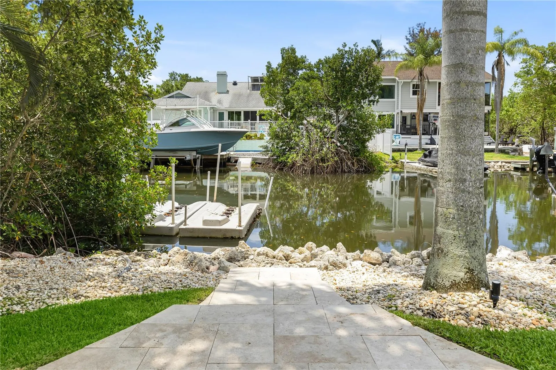 662 Apalachee Circle NE St Petersburg FL 33702