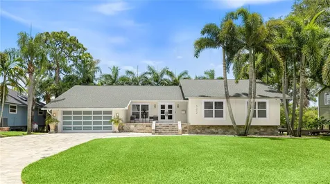 662 Apalachee Circle NE St Petersburg FL 33702