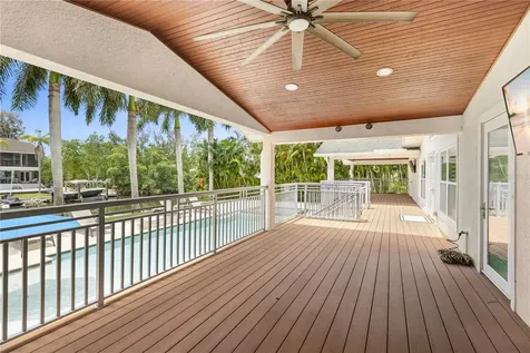 662 Apalachee Circle NE St Petersburg FL 33702