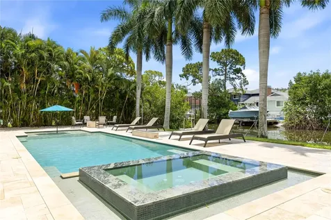 662 Apalachee Circle NE St Petersburg FL 33702