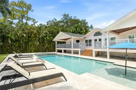 662 Apalachee Circle NE St Petersburg FL 33702