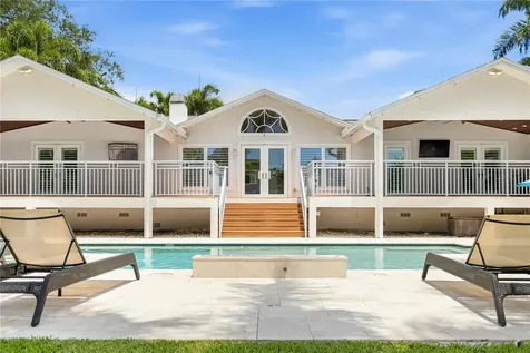 662 Apalachee Circle NE St Petersburg FL 33702