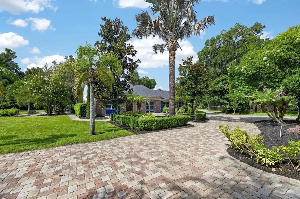 2715 Little Road Valrico FL 33596