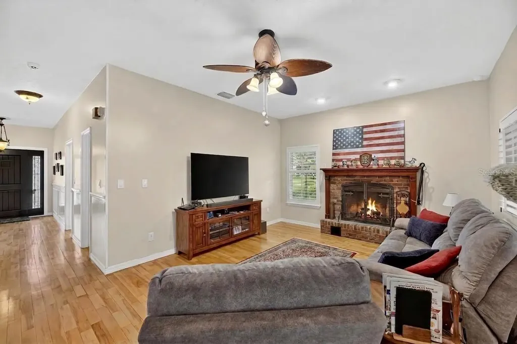 2715 Little Road Valrico FL 33596