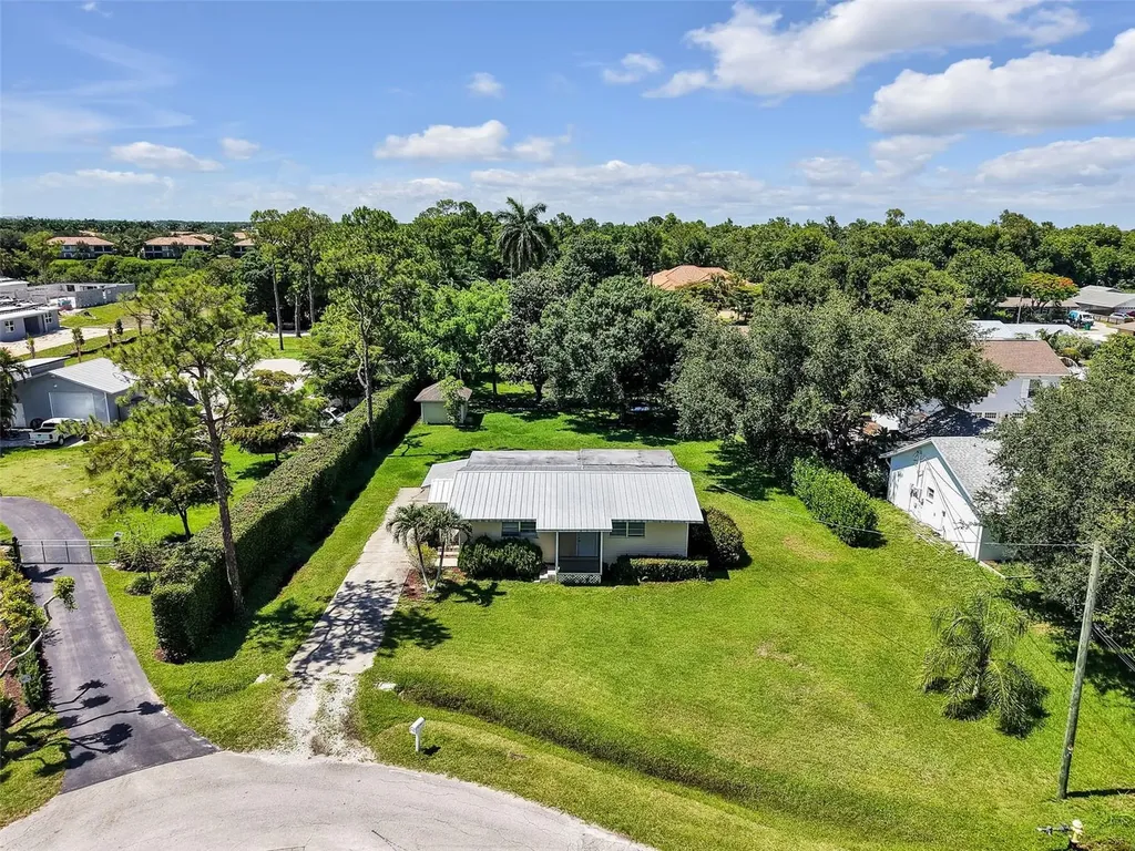 5211 Maple Lane Naples FL 34113