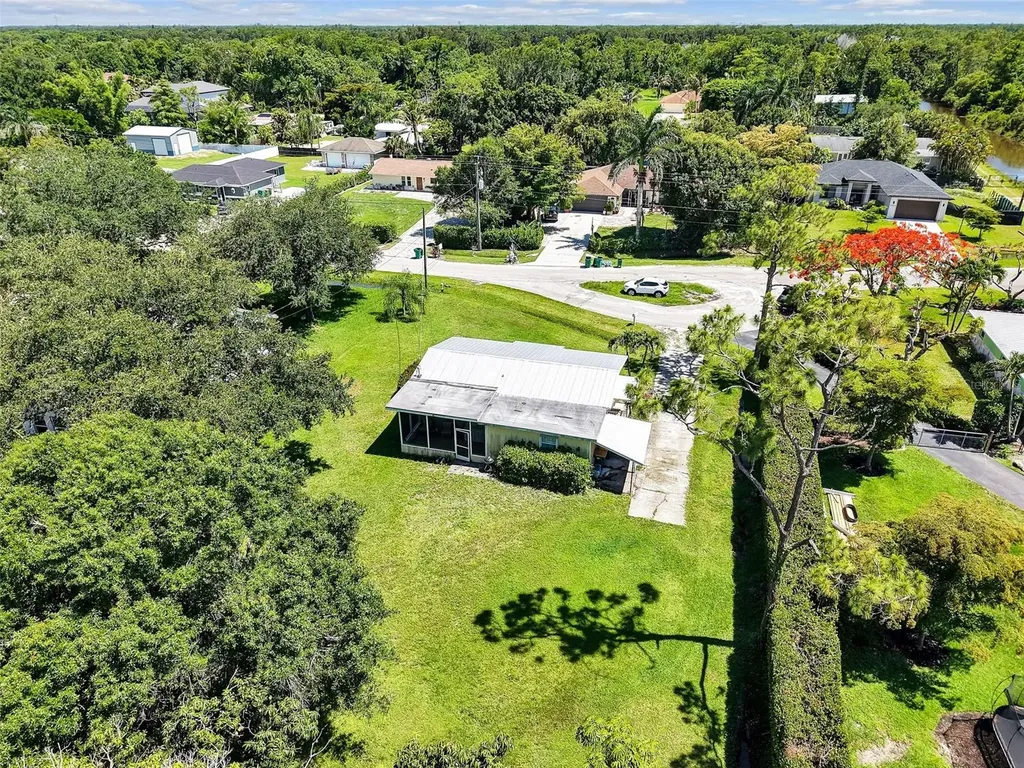 5211 Maple Lane Naples FL 34113