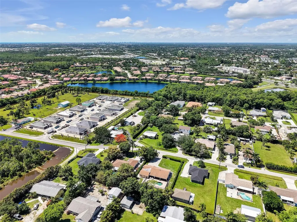 5211 Maple Lane Naples FL 34113