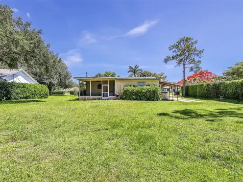 5211 Maple Lane Naples FL 34113