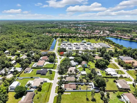 5211 Maple Lane Naples FL 34113