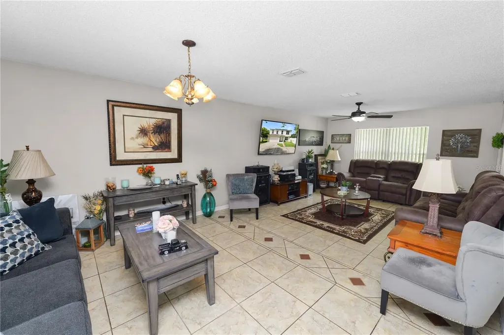 437 Dove Drive Poinciana FL 34759