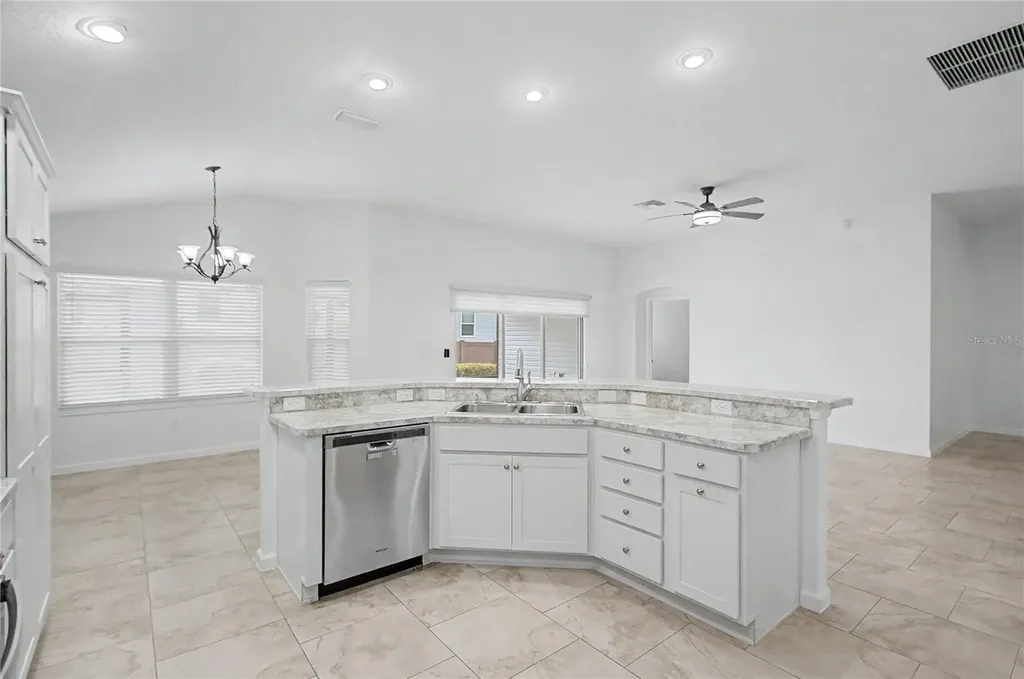 11281 Stewart Loop Oxford FL 34484