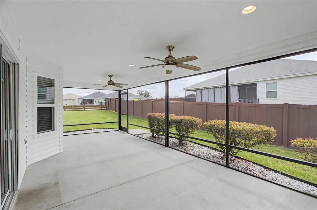 11281 Stewart Loop Oxford FL 34484