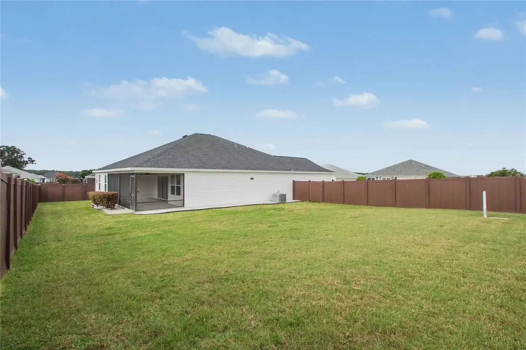 11281 Stewart Loop Oxford FL 34484