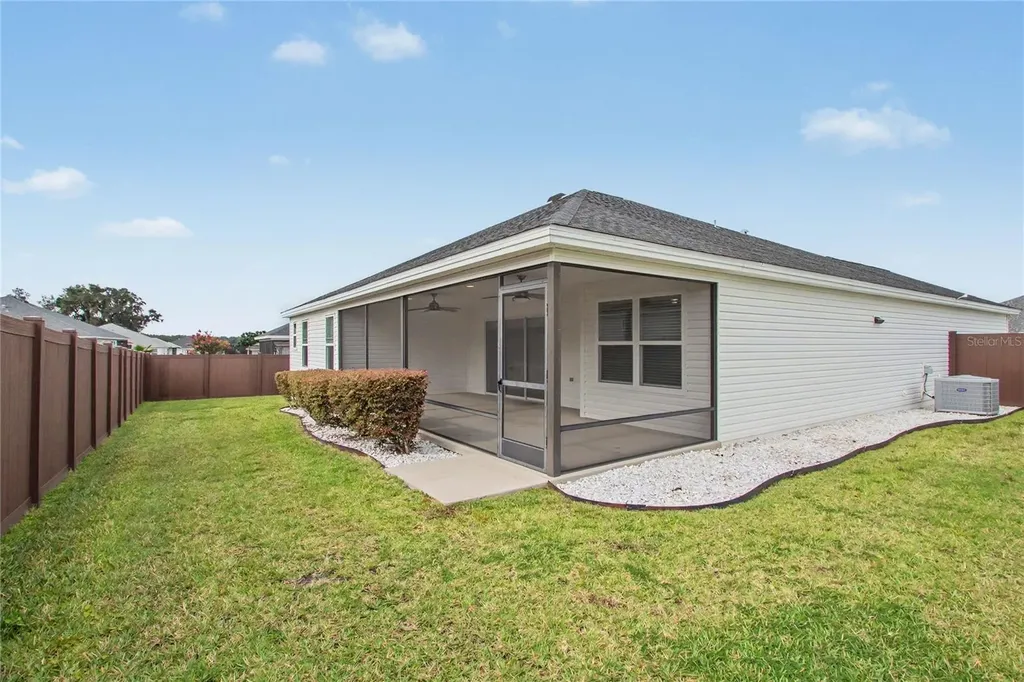 11281 Stewart Loop Oxford FL 34484