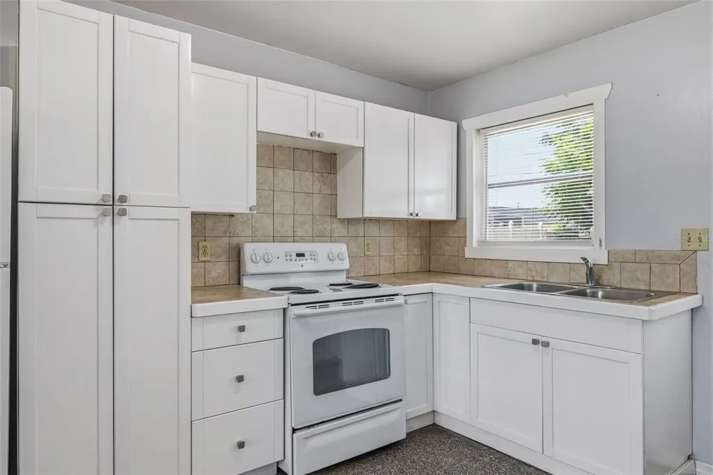 6802 Larmon Street Tampa FL 33634