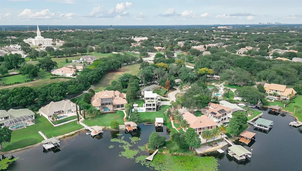 9061 Ron Den Lane Windermere FL 34786