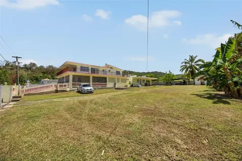 . Sr 975 Km.1.6 Las Calderonas Ceiba PR 00735