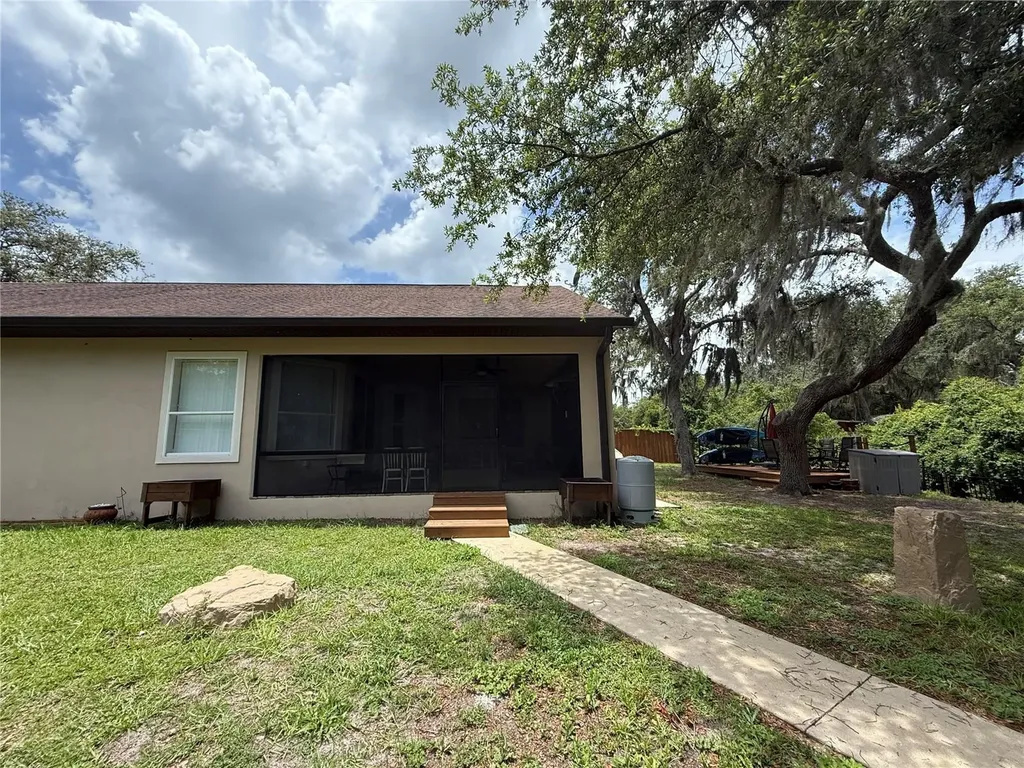 24907 NE 135th Street Salt Springs FL 32134