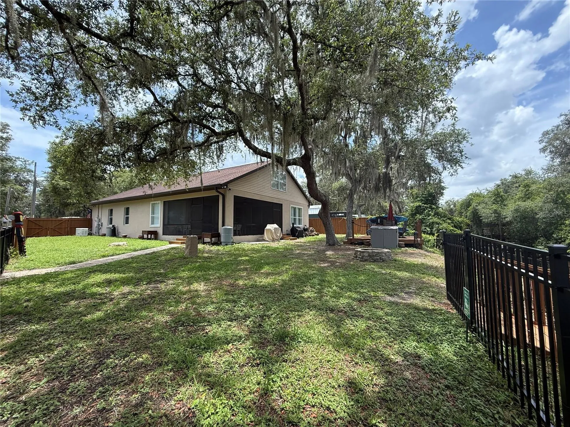 24907 NE 135th Street Salt Springs FL 32134