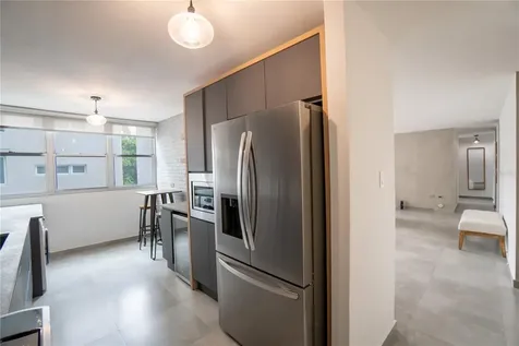 76 Kings Court San Juan PR 00911