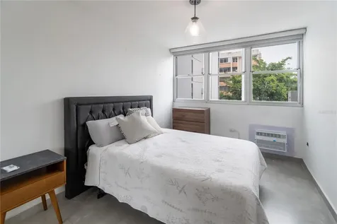 76 Kings Court San Juan PR 00911