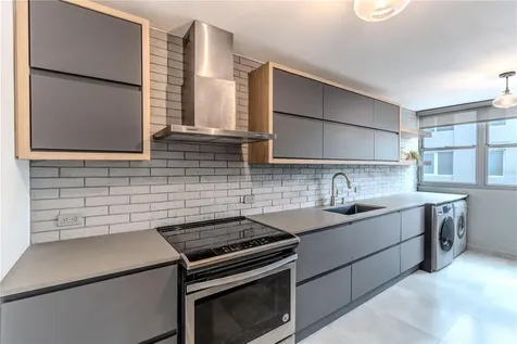 76 Kings Court San Juan PR 00911