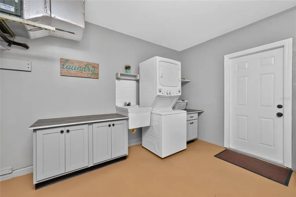 255 Mark Twain Lane Rotonda West FL 33947