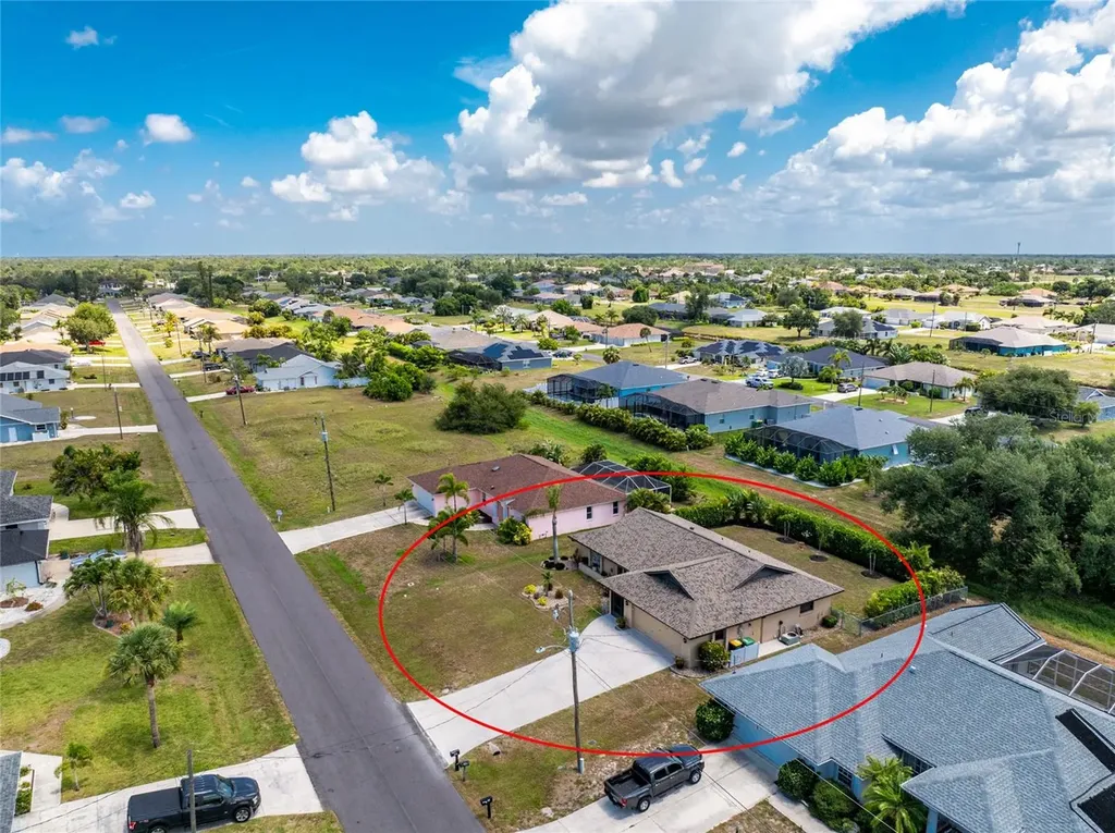 255 Mark Twain Lane Rotonda West FL 33947