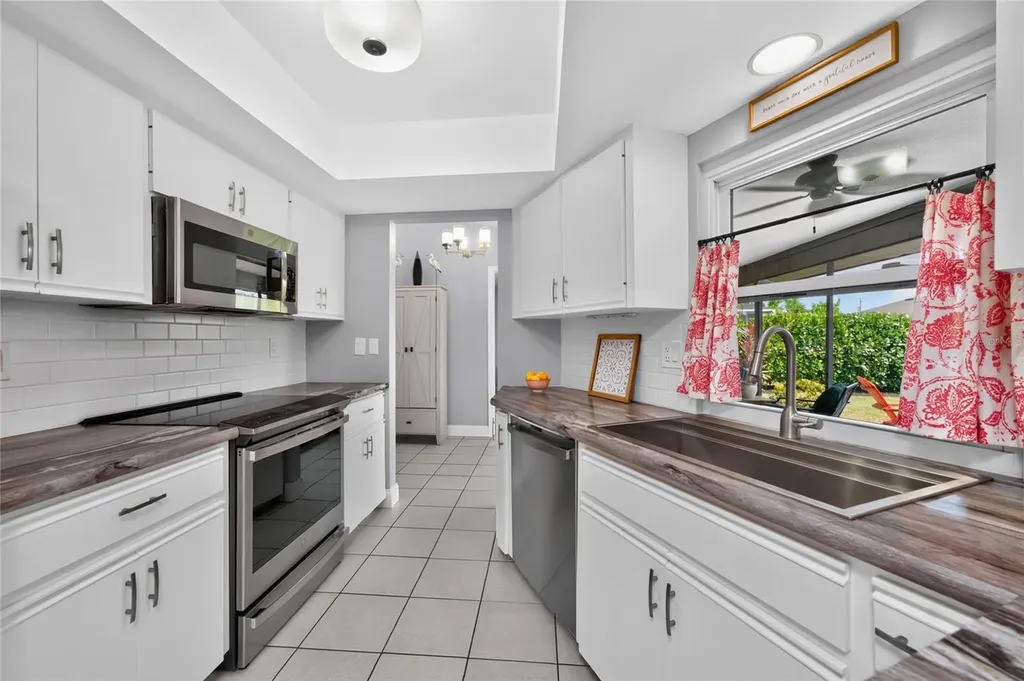 255 Mark Twain Lane Rotonda West FL 33947